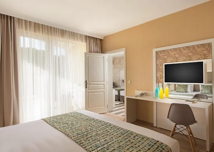 Hotel Marina White Sands